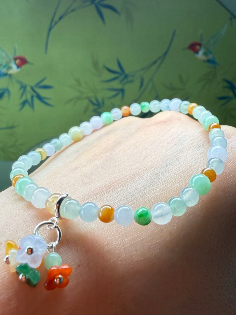 天然本翡翠　贅沢‼️色が極めて花チャーム＆氷種多彩ブレスレット