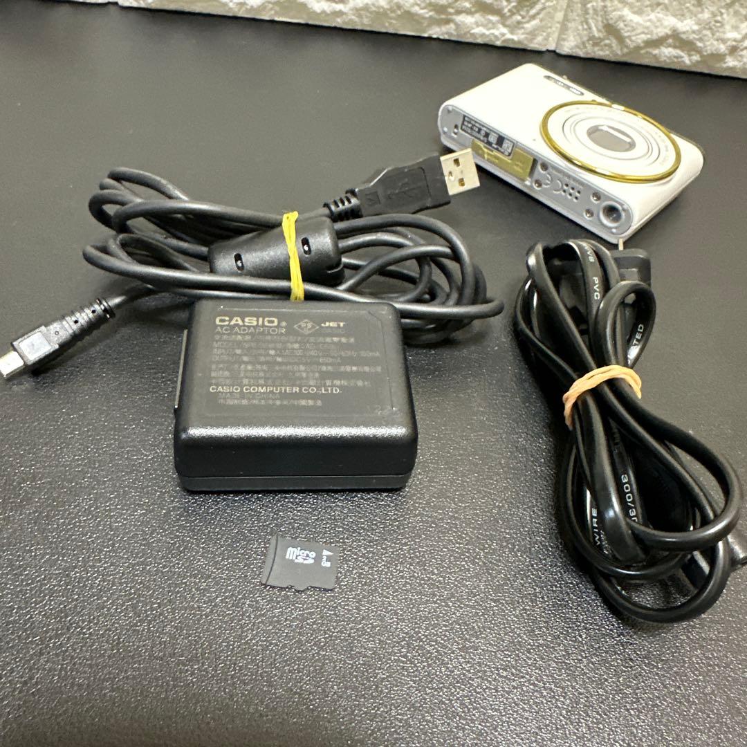 美品すぐ使えます　カシオ　CASIOEXILIM JE10 動作品　付属品付き