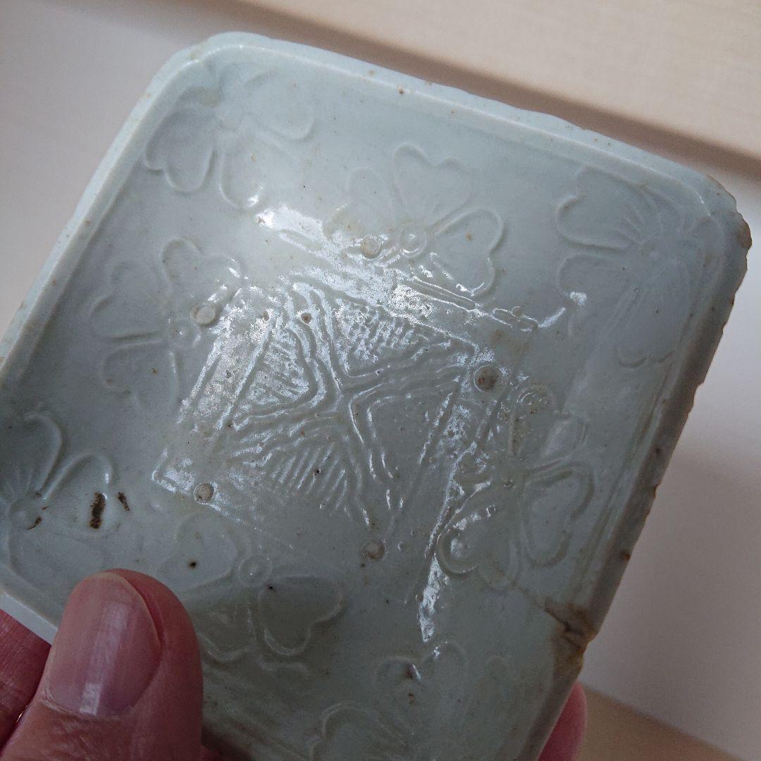 切込焼　手塩皿　白磁　花文