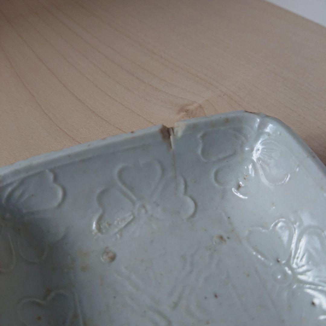 切込焼　手塩皿　白磁　花文