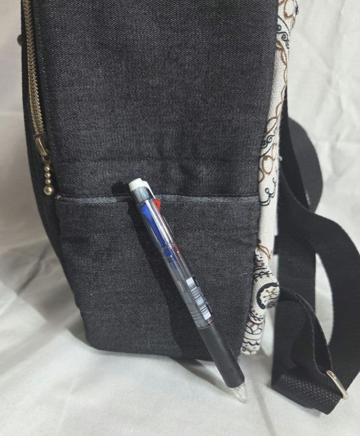 【ハンドメイド】こだわり設計の軽量リュック／手縫い仕上げ／個性派デザイン