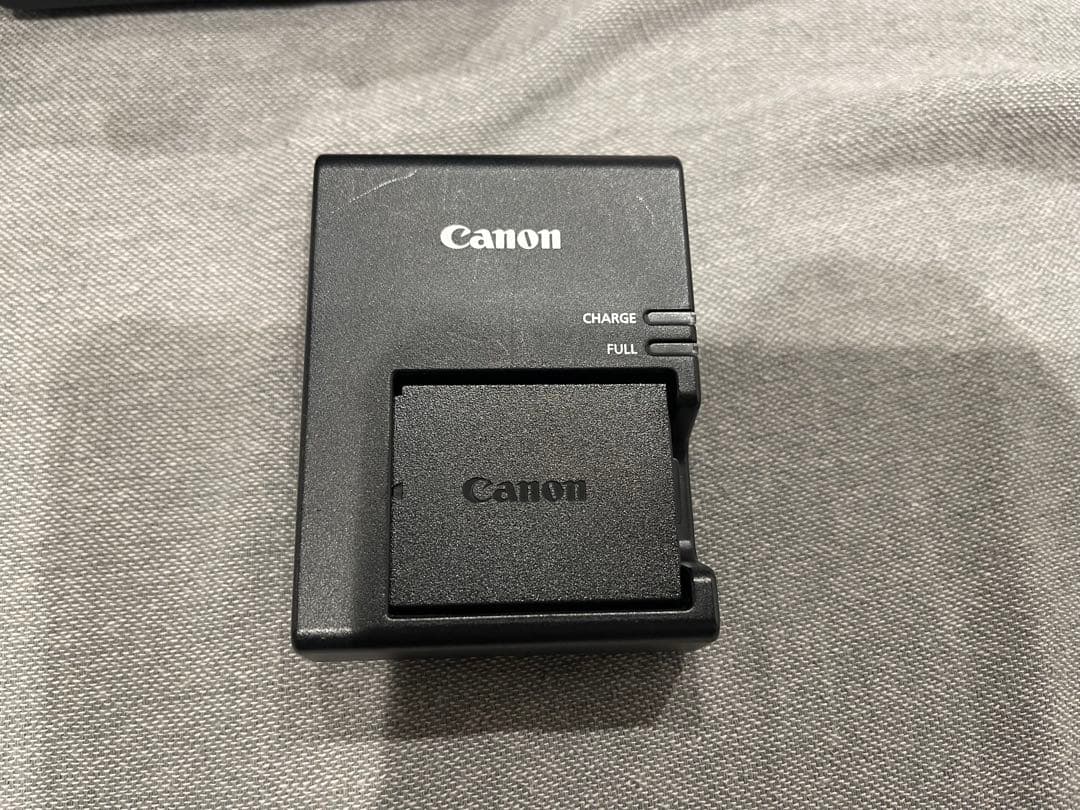 【12月処分】 Canon EOS Kiss X50 デジタル一眼レフカメラ