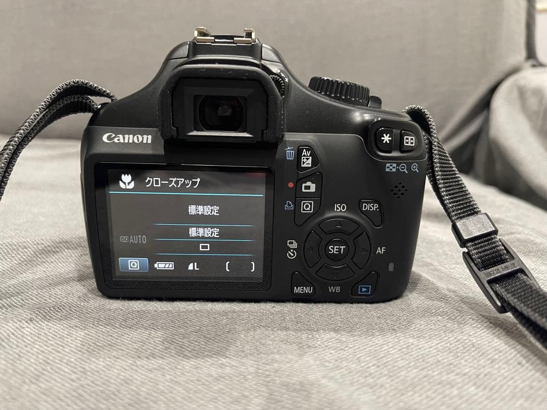 【12月処分】 Canon EOS Kiss X50 デジタル一眼レフカメラ