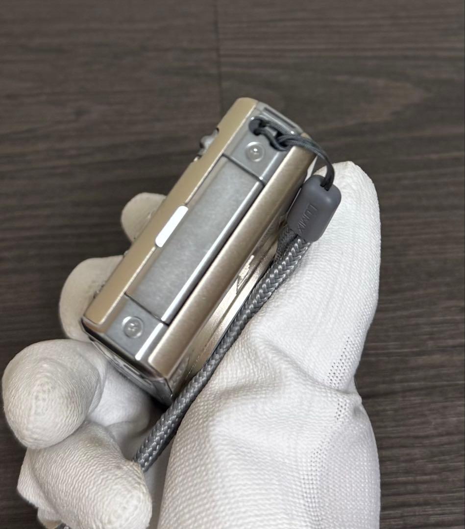 LUMIX コンパクトデジタルカメラ DMC-FX35