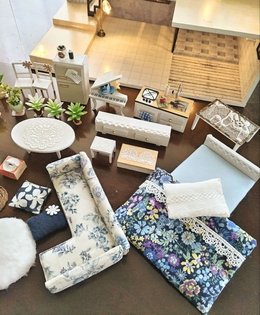 *完成品*ドールハウス 2階建て クリスマス ピアノ ホール 防塵カバー付