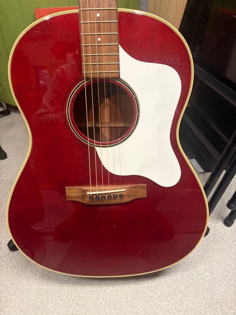 Stafford SAD1000アコースティックギター レッド ハードケース付き