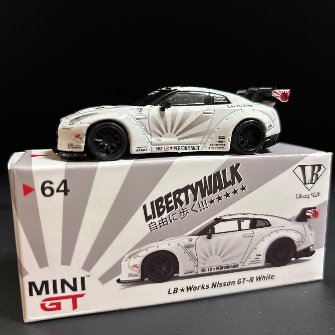 カボチャ様限定　リバティーウォーク　LBWK GT-R R35 1/64 絶版