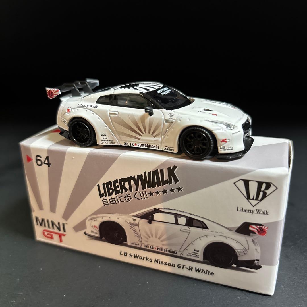 カボチャ様限定　リバティーウォーク　LBWK GT-R R35 1/64 絶版