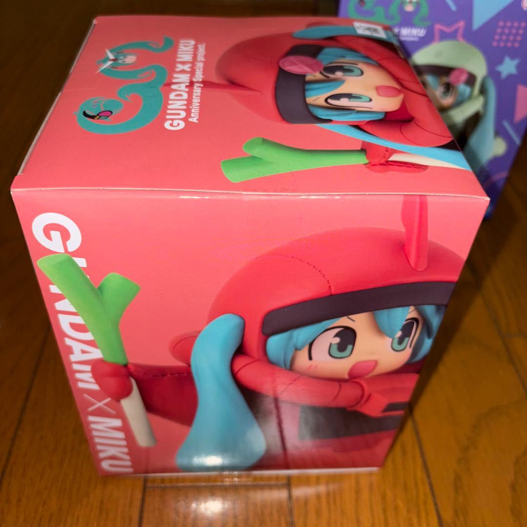 ガンダム45周年 初音ミク、桜ミク