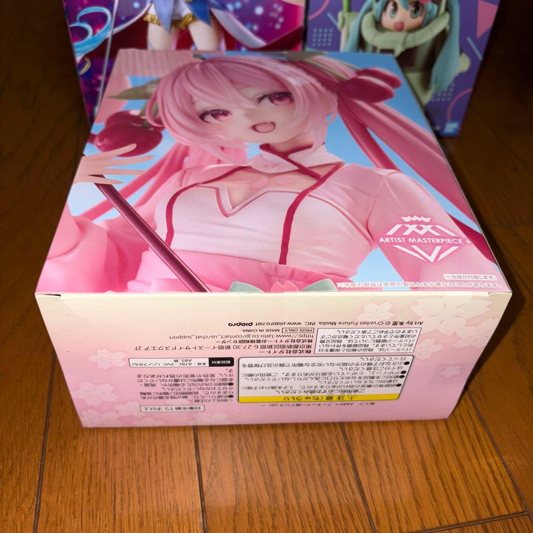 ガンダム45周年 初音ミク、桜ミク