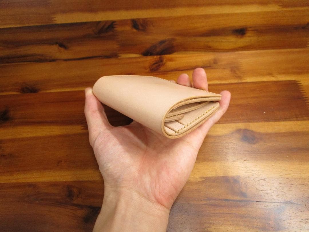 コンパクト財布 栃木レザー ナチュラル 生成りミニ財布 ミニマル 二つ折り