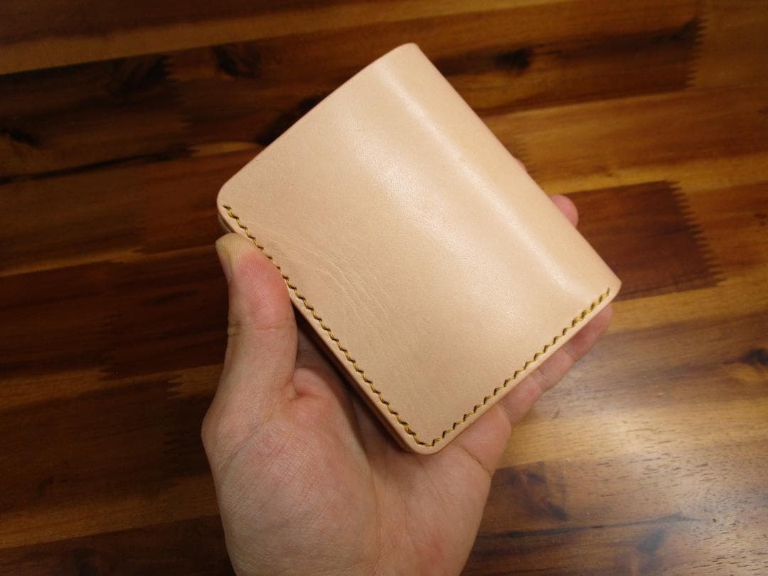 コンパクト財布 栃木レザー ナチュラル 生成りミニ財布 ミニマル 二つ折り