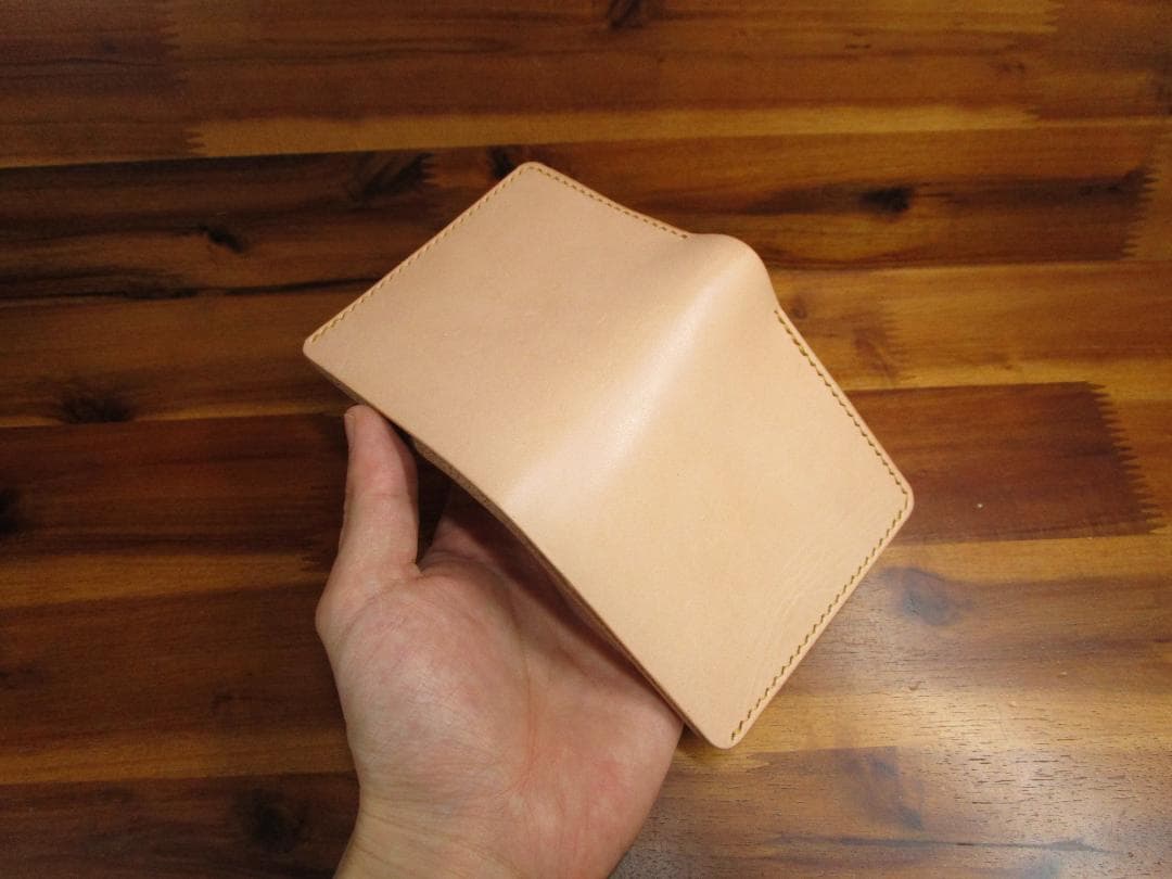 コンパクト財布 栃木レザー ナチュラル 生成りミニ財布 ミニマル 二つ折り