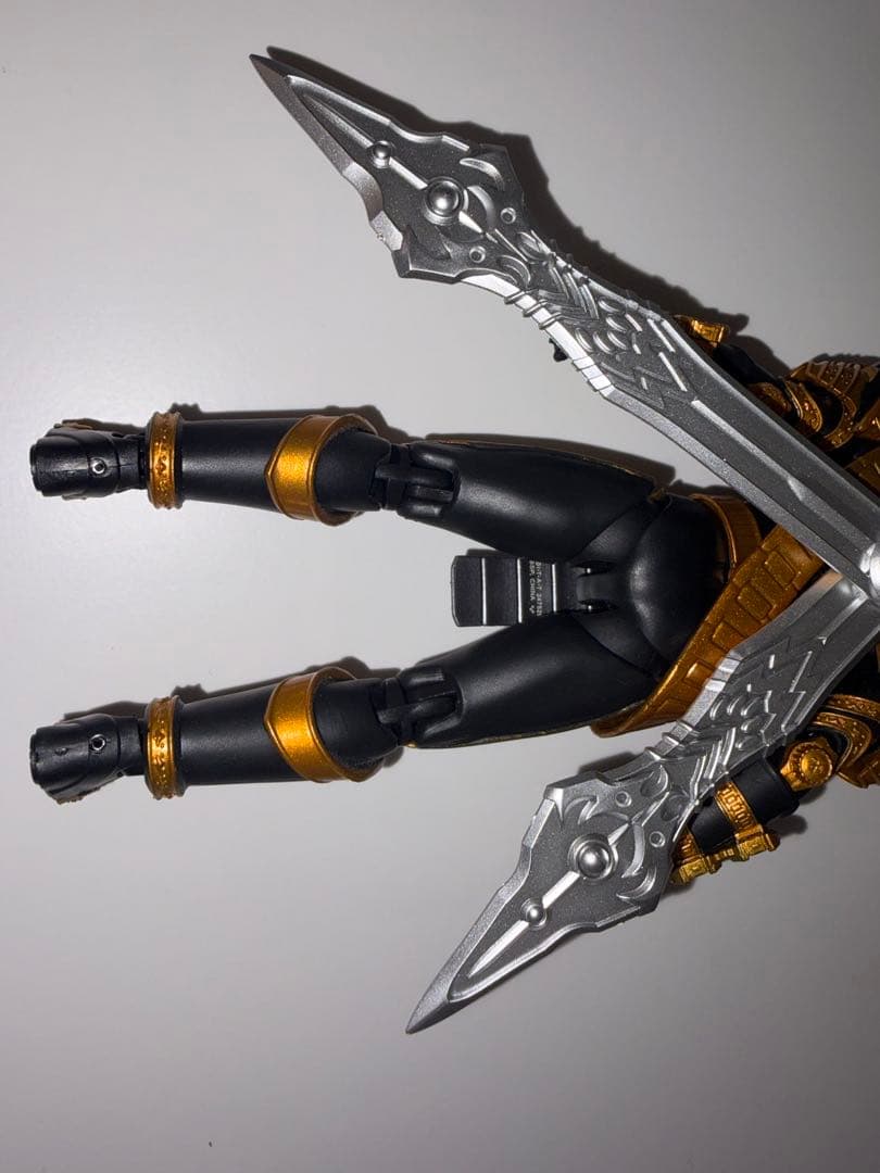 S.H.Figuarts 仮面ライダーオーマジオウ 魂ウェブ商店限定【美品】