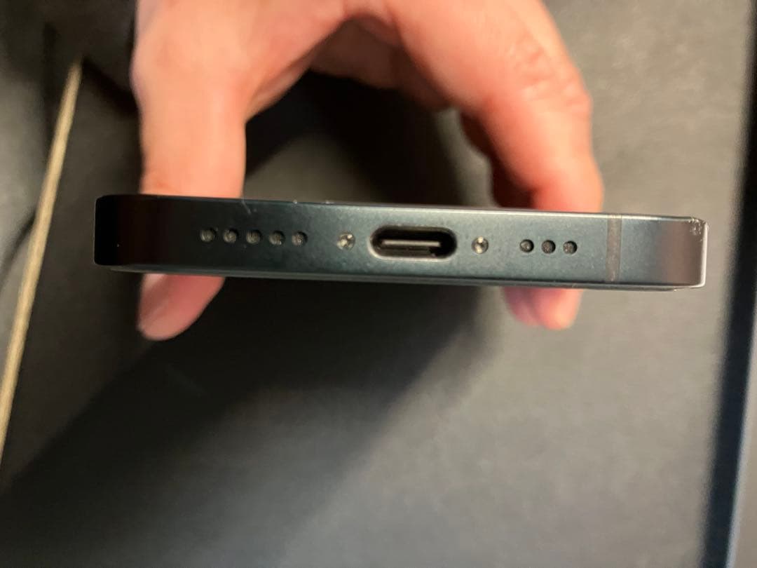 Apple iPhone 16e ブラック128GB 新品ケーブル付SIMフリー
