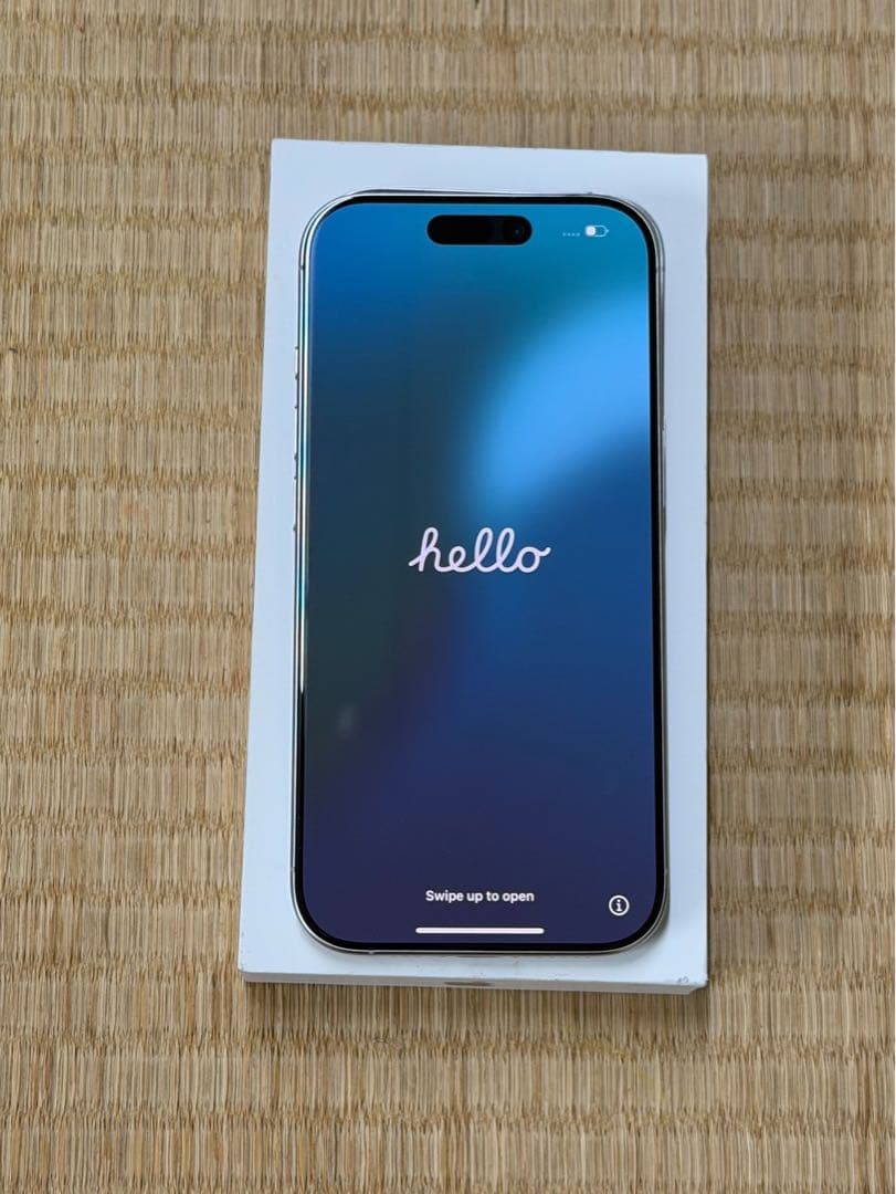 Apple iPhone 16 Pro ホワイトチタニウム　128GB 本体