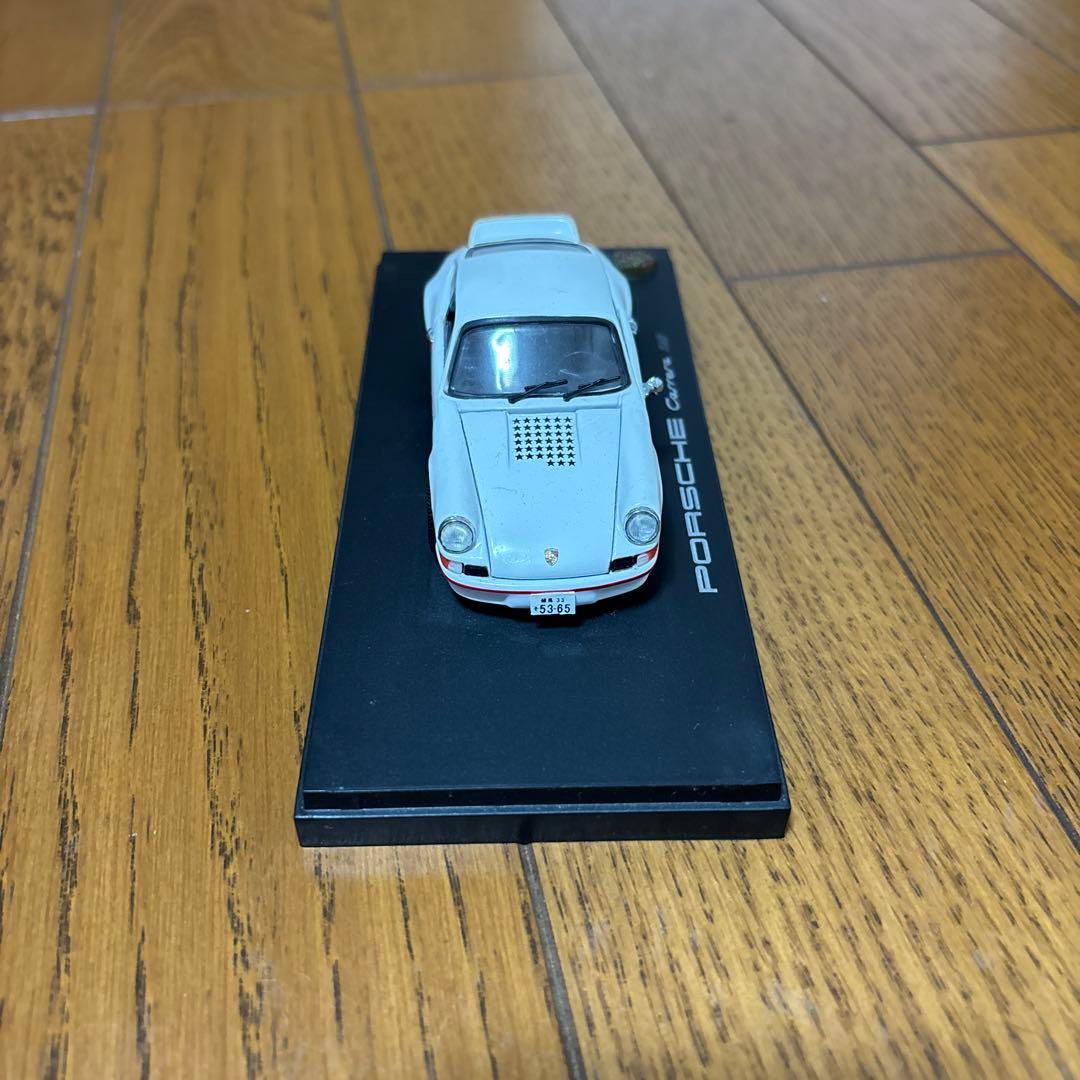 サーキットの娘Porsche Carrera 2 ミニカー 1/43