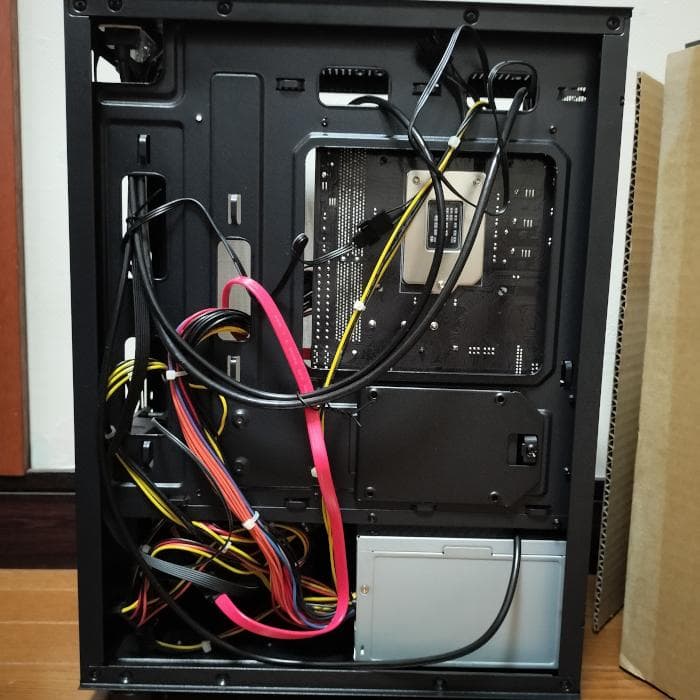 i3-2120T / 8GB / HD6850 / ストレージOS無しpc