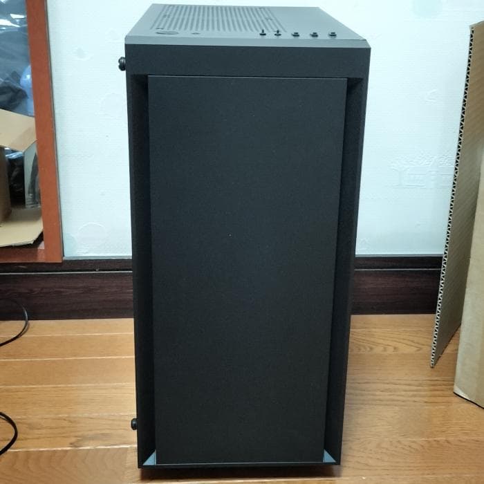 i3-2120T / 8GB / HD6850 / ストレージOS無しpc