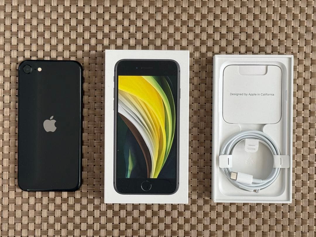 iPhone SE (第2世代) 本体 64GB SIMフリー ブラック