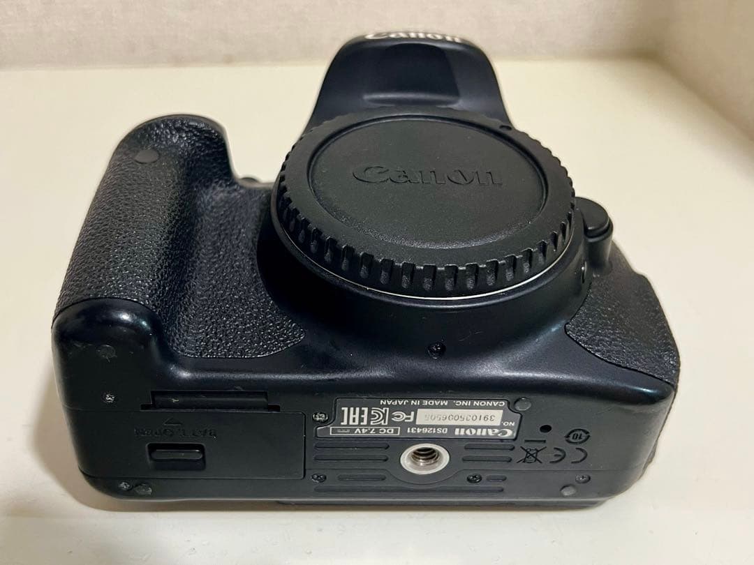 【即発送！】Canon EOS Kiss X7i デジタル一眼レフカメラ