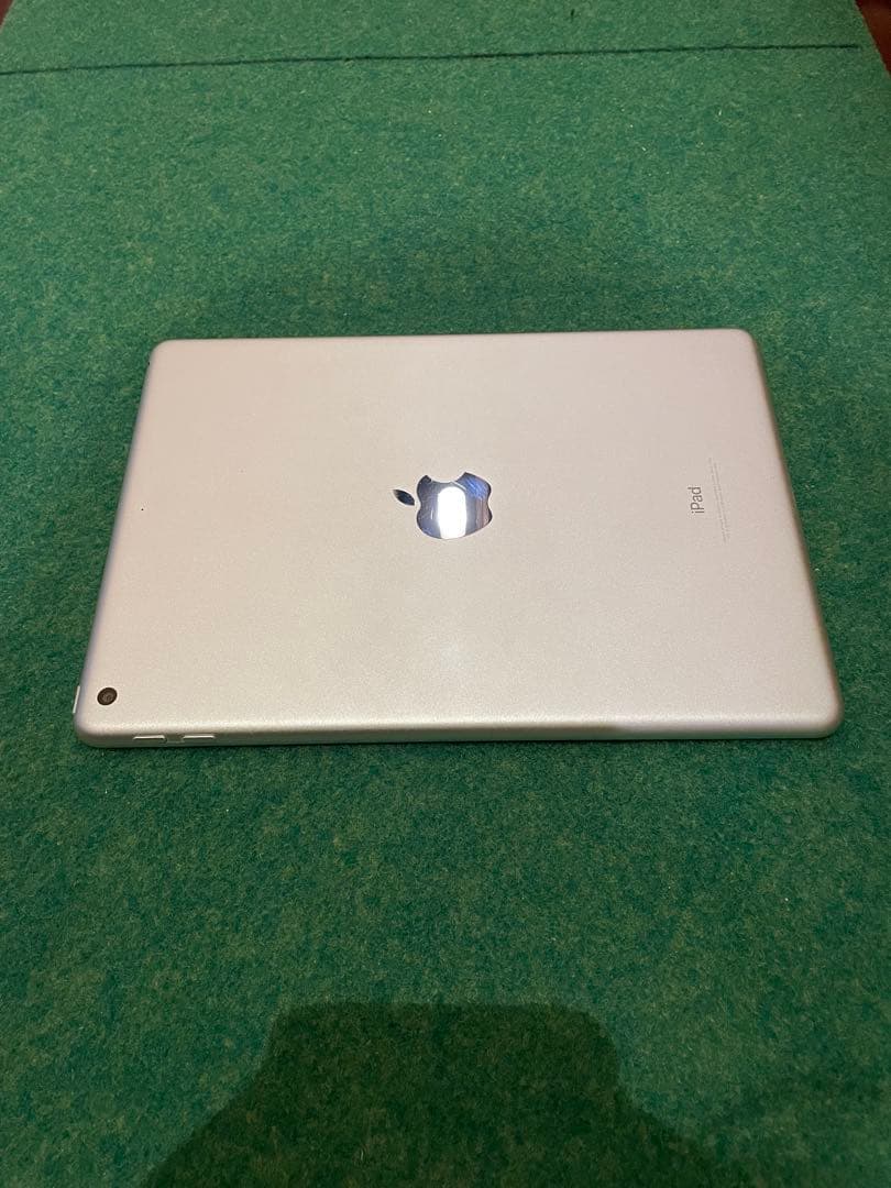 iPad (第6世代) スペースグレー 32GB WiFi ケース付き⑤