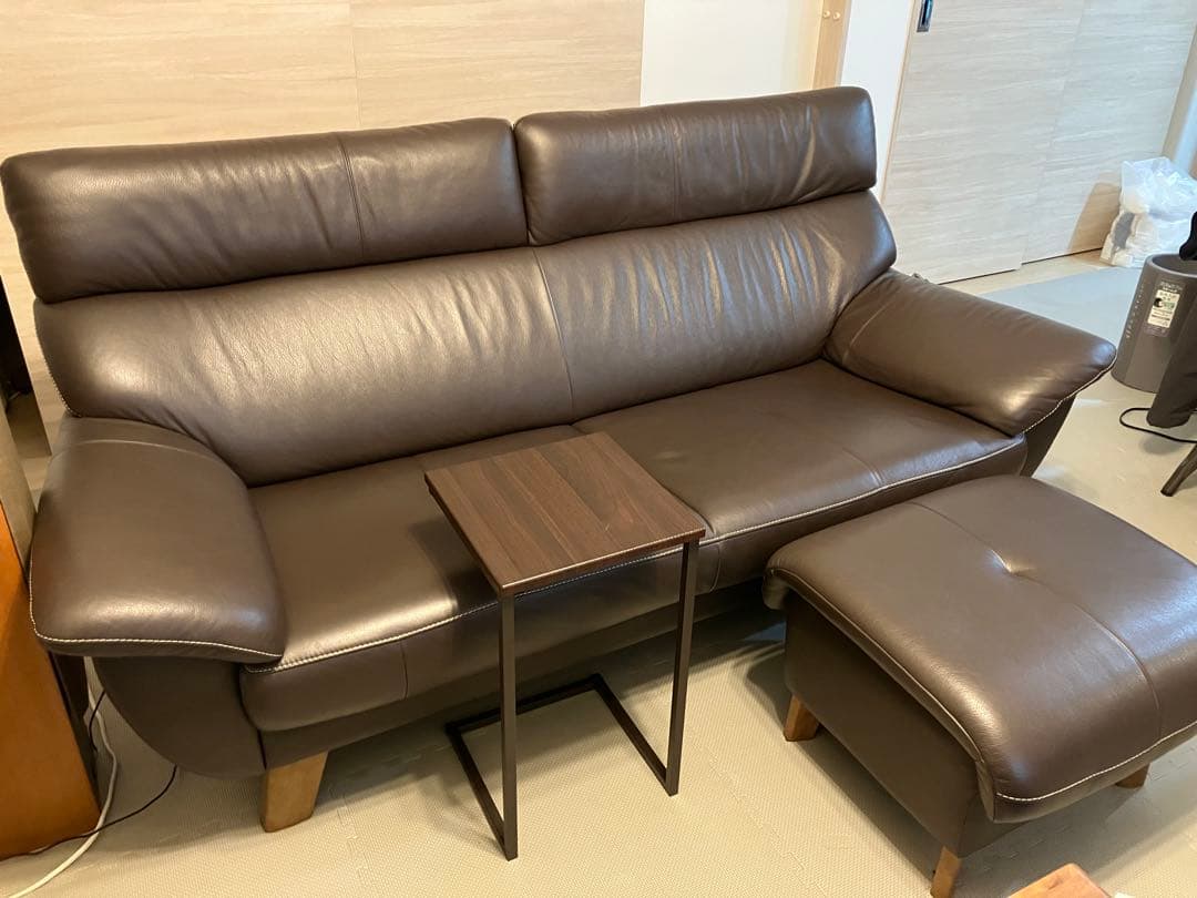 カリモク　ダークブラウン レザーソファ オットマン付き