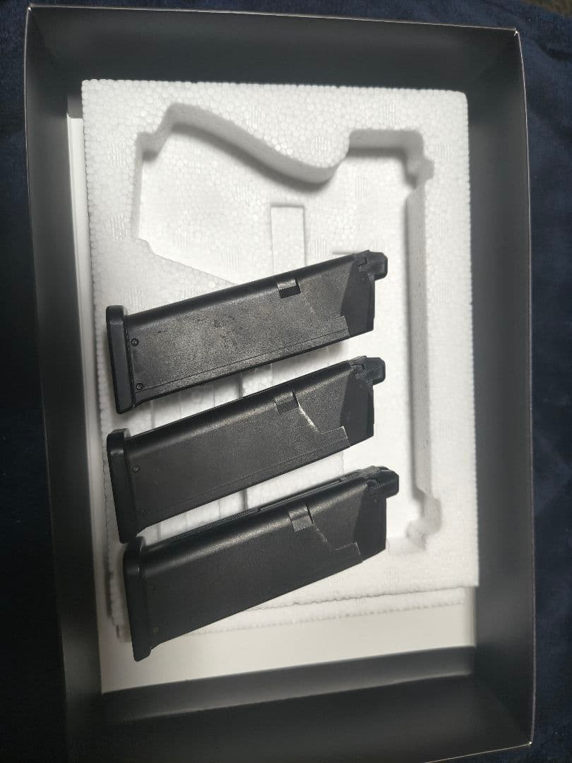東京マルイGLOCK 19 ガスガン Gen3 マガジン２本追加¥17000相当