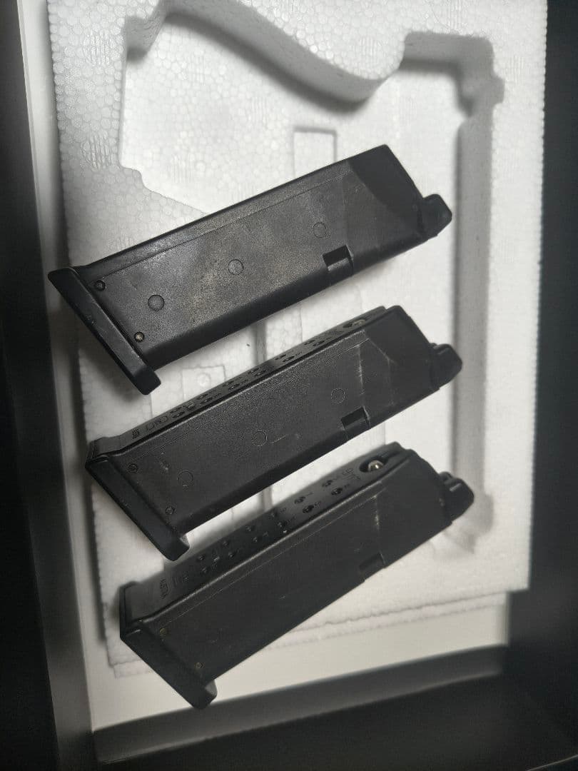 東京マルイGLOCK 19 ガスガン Gen3 マガジン２本追加¥17000相当