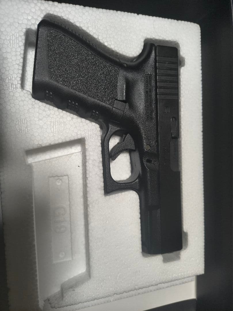 東京マルイGLOCK 19 ガスガン Gen3 マガジン２本追加¥17000相当