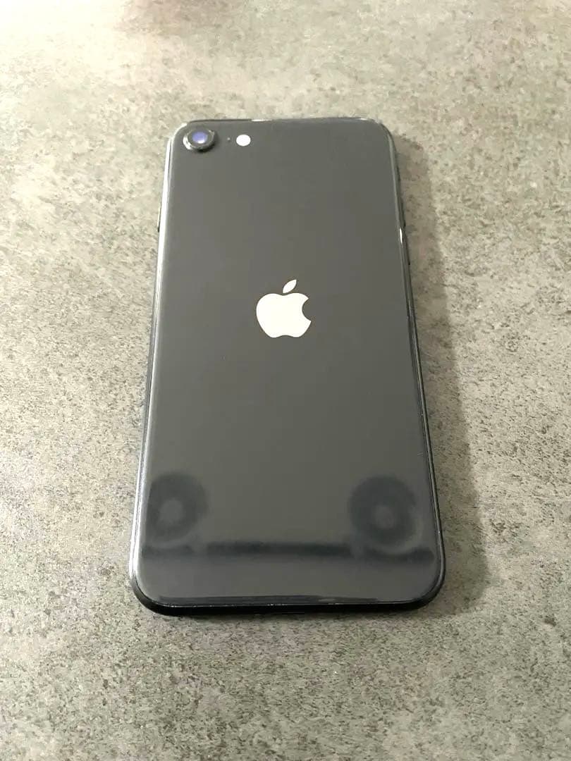 iPhone SE（第2世代） 64GB ブラック　SIMフリー