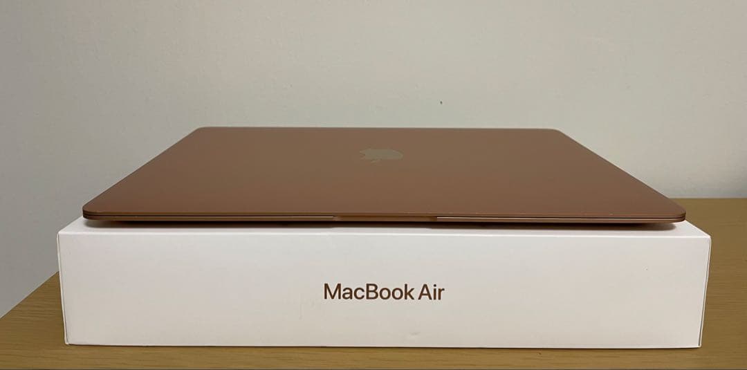 美品 MacBook Air M1チップ 充電数27回『容量100％』