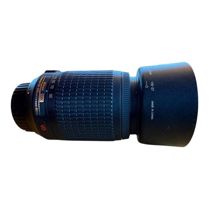 Nikon D3200 ボディ＋望遠レンズセット 一眼レフ 動作確認済 レッド