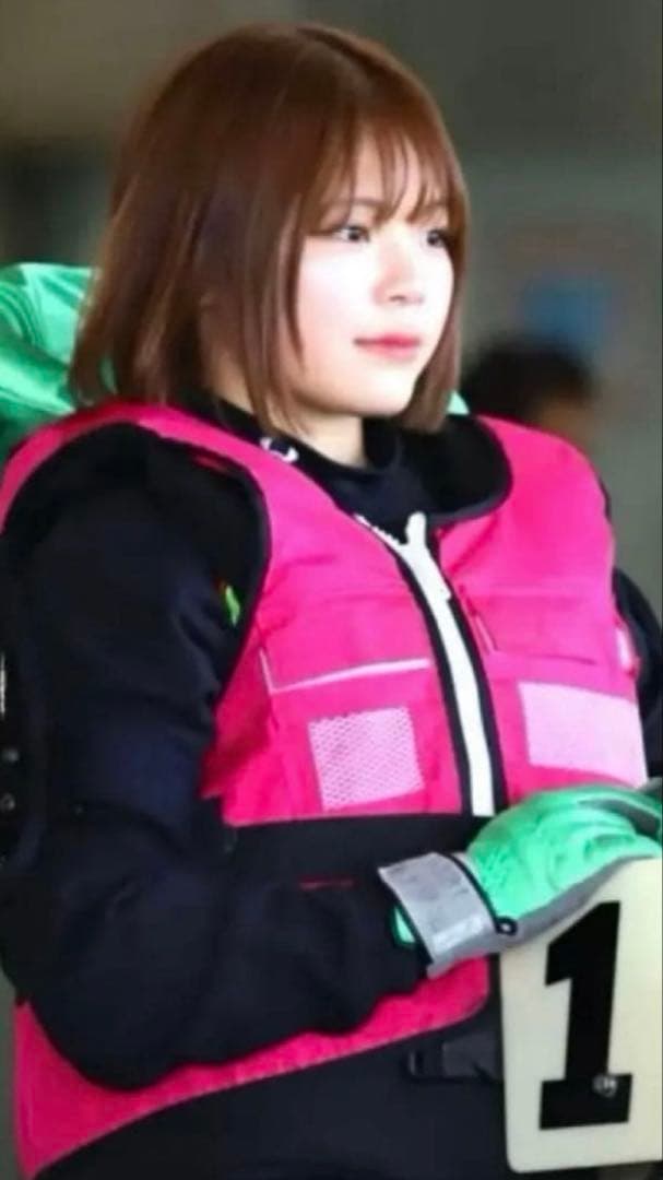 井上遥妃　⭐️⭐️⭐️　ボートレース　競艇直筆サイン入り　本物プロペラ 超レア❣️❣️