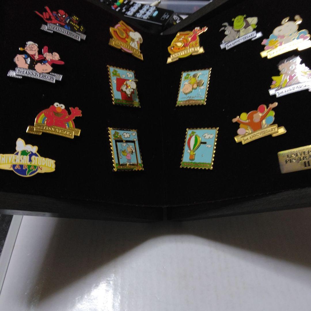 ユニバーサルスタジオ3周年限定トレードバッジ9点と3周年限定バッジ13点です