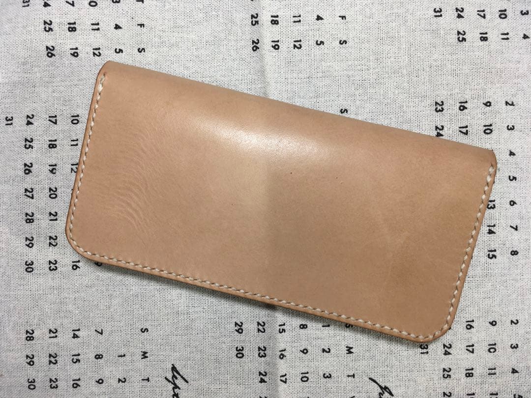 トラッカーズ風ロングウォレット(グレージングヌメ生成り×白)