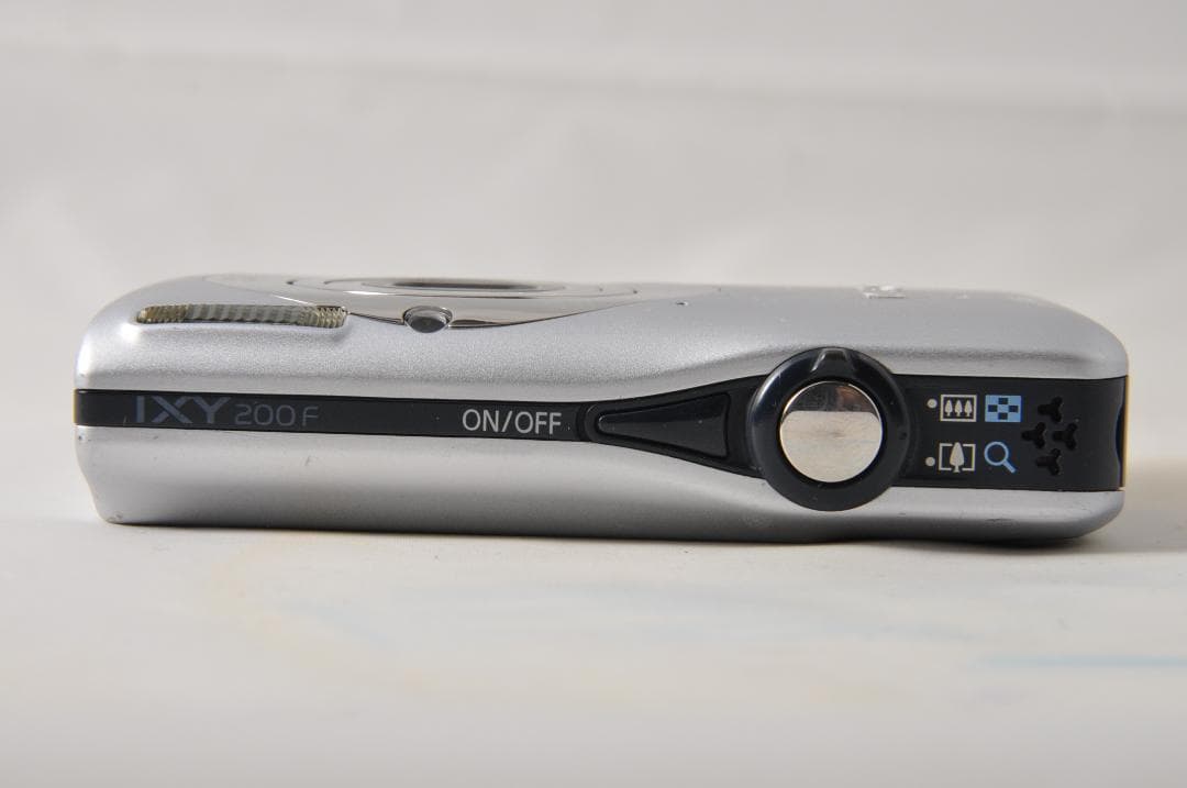 ■ 美品 ■ キャノン　Canon IXY 200F