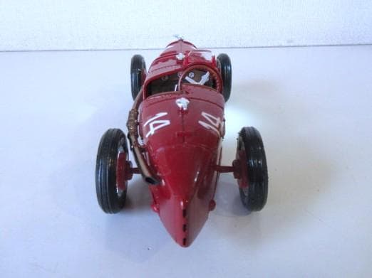 特価 Mebe Toys 1/24 アルファロメオ Grand Prix P2