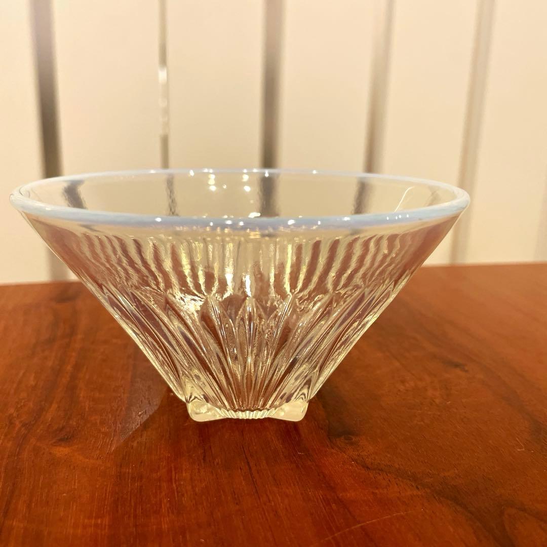 【レトロガラス・アンティーク】乳白色のぼかしの入った古いガラス製の氷カップ　5脚