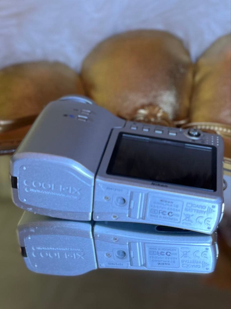 ニコン COOLPIX S10 VR 美品 10倍ズーム スイバル式