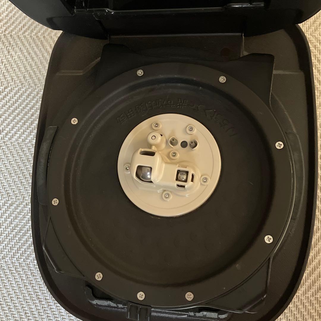 Tiger タイガー 圧力IH炊飯ジャー　JPI-B100