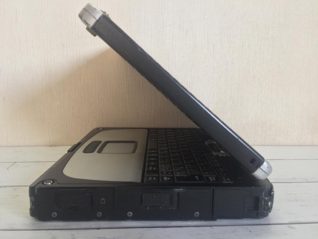 TOUGHBOOK CF-19 10.4型/落下や衝撃、水、埃に強い堅牢PC 3