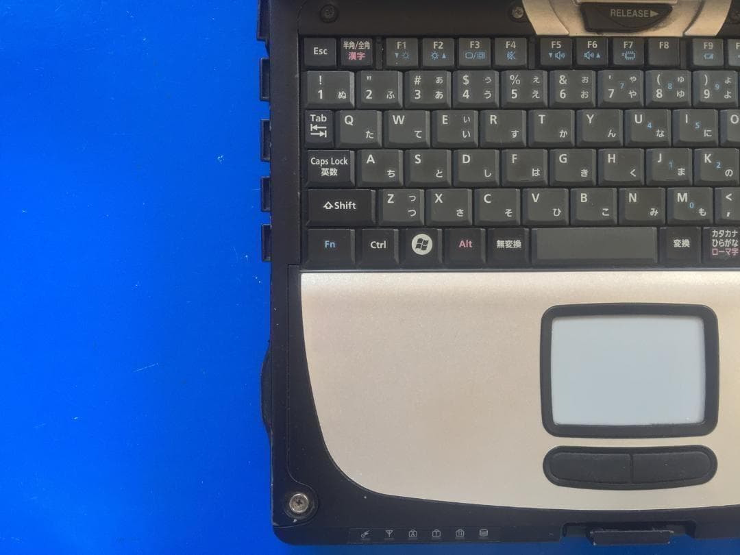 TOUGHBOOK CF-19 10.4型/落下や衝撃、水、埃に強い堅牢PC 3
