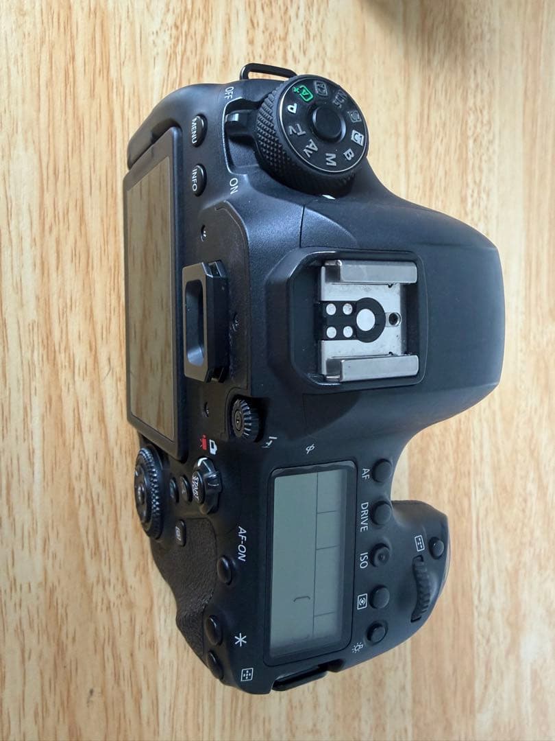 Canon EOS 6D Mark II 本体+ 50mm F1.8単焦点レンズ