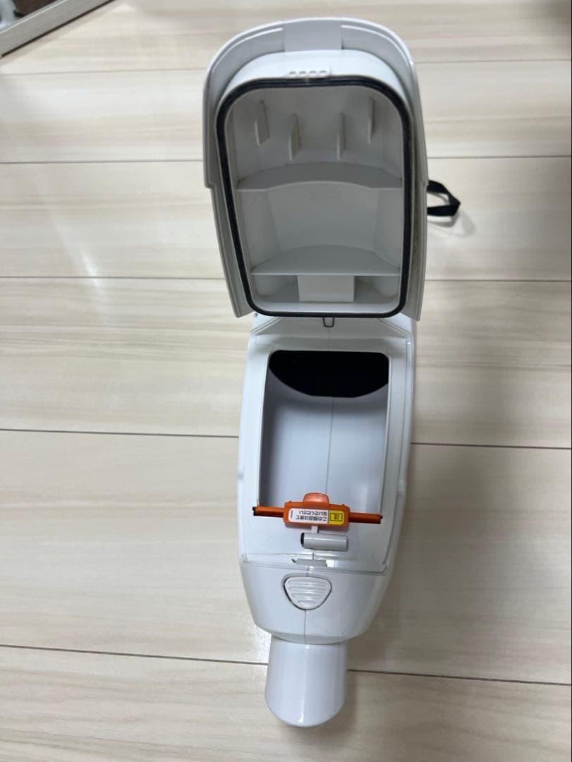 Makita スティッククリーナー 本体 充電器付き