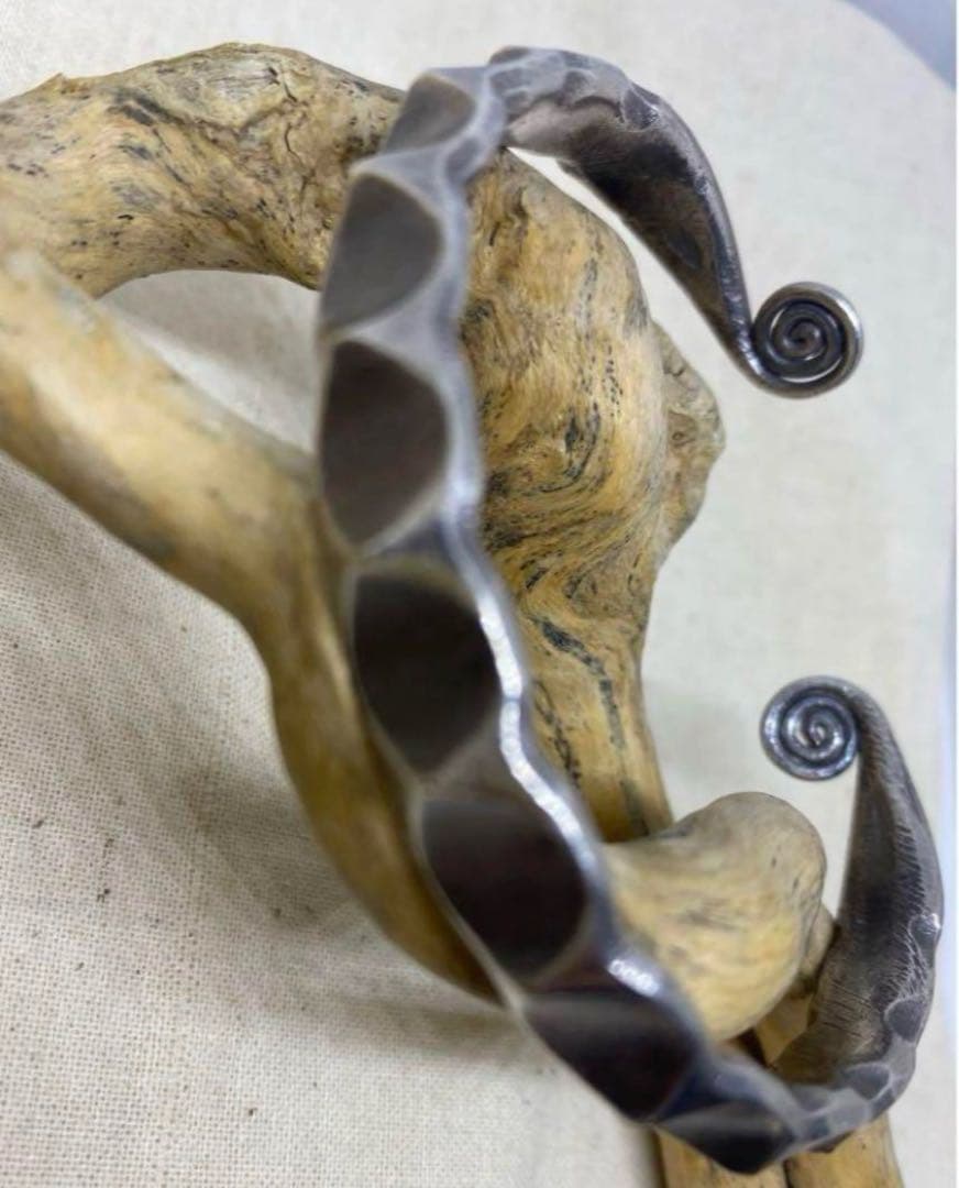 カレンシルバーバングル叩き打ち手仕事　槌目　高純度手首腕輪ワイド19ホKaren