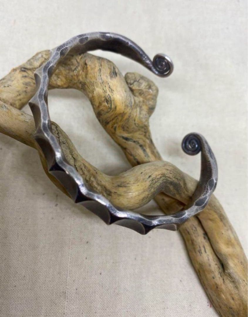 カレンシルバーバングル叩き打ち手仕事　槌目　高純度手首腕輪ワイド19ホKaren