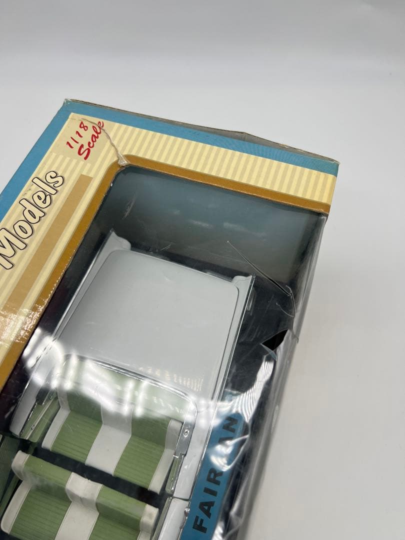 No5ミニカー1/18箱ありSun Star Ford 57 Sky liner