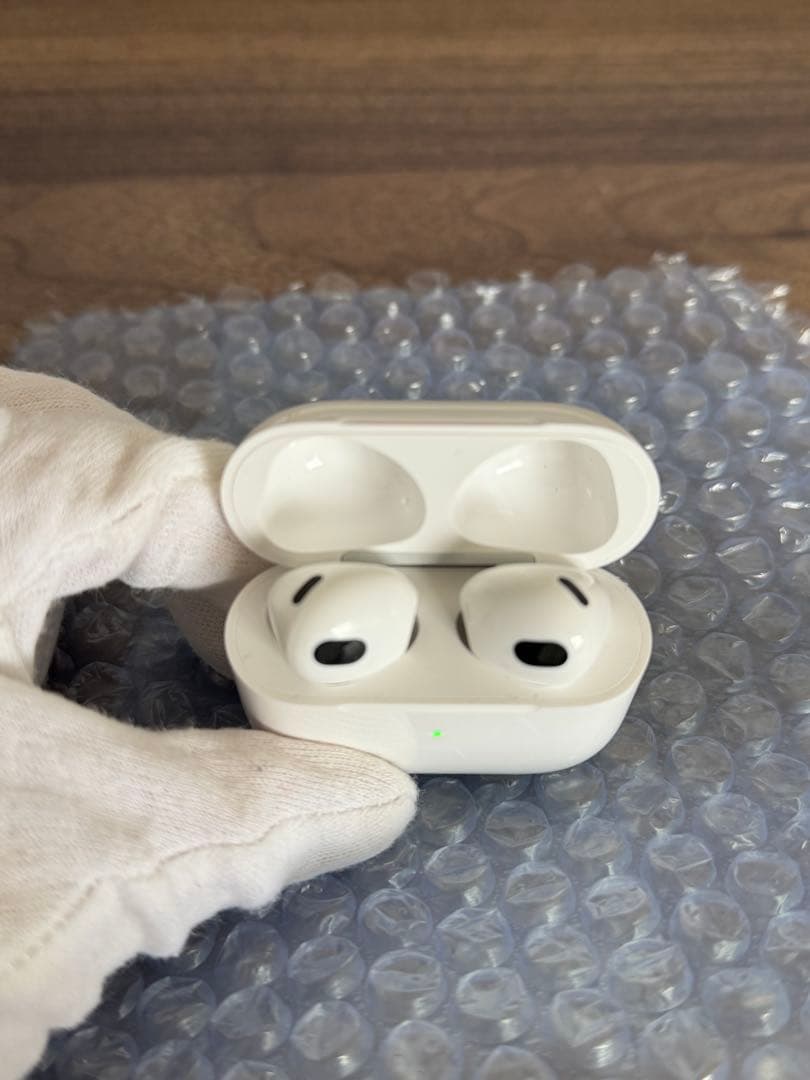 ⭐︎美品⭐︎Air pods3【シリコンケース付】