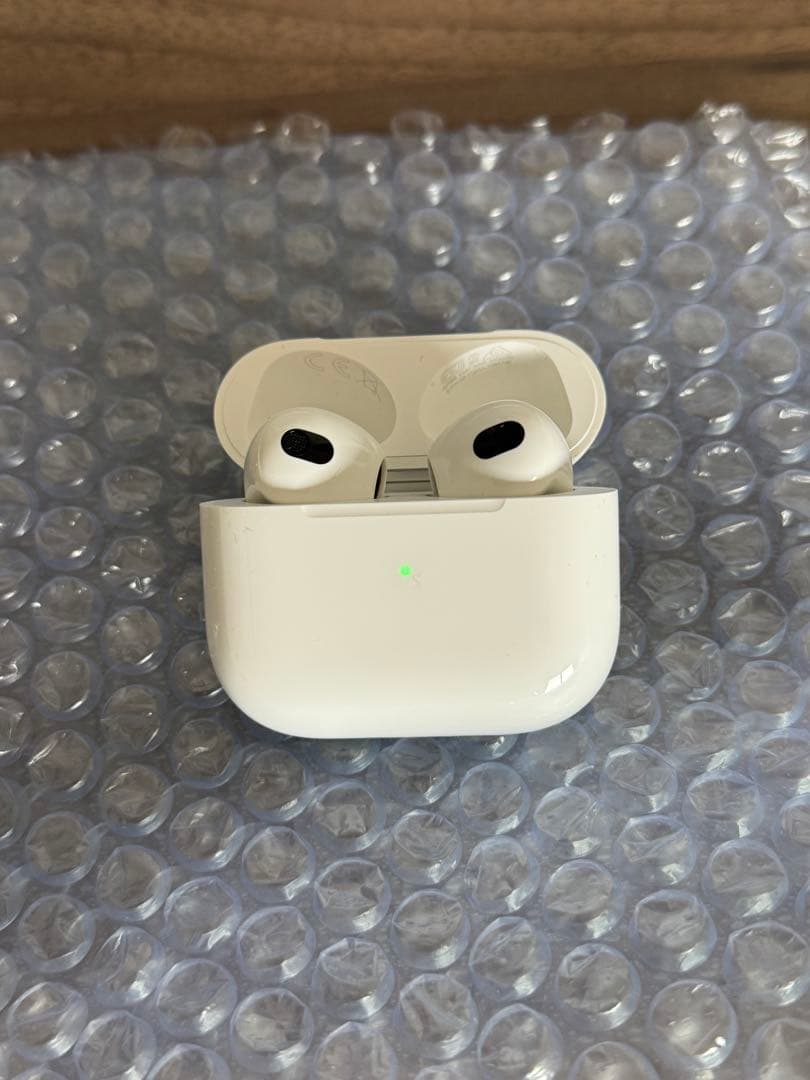 ⭐︎美品⭐︎Air pods3【シリコンケース付】